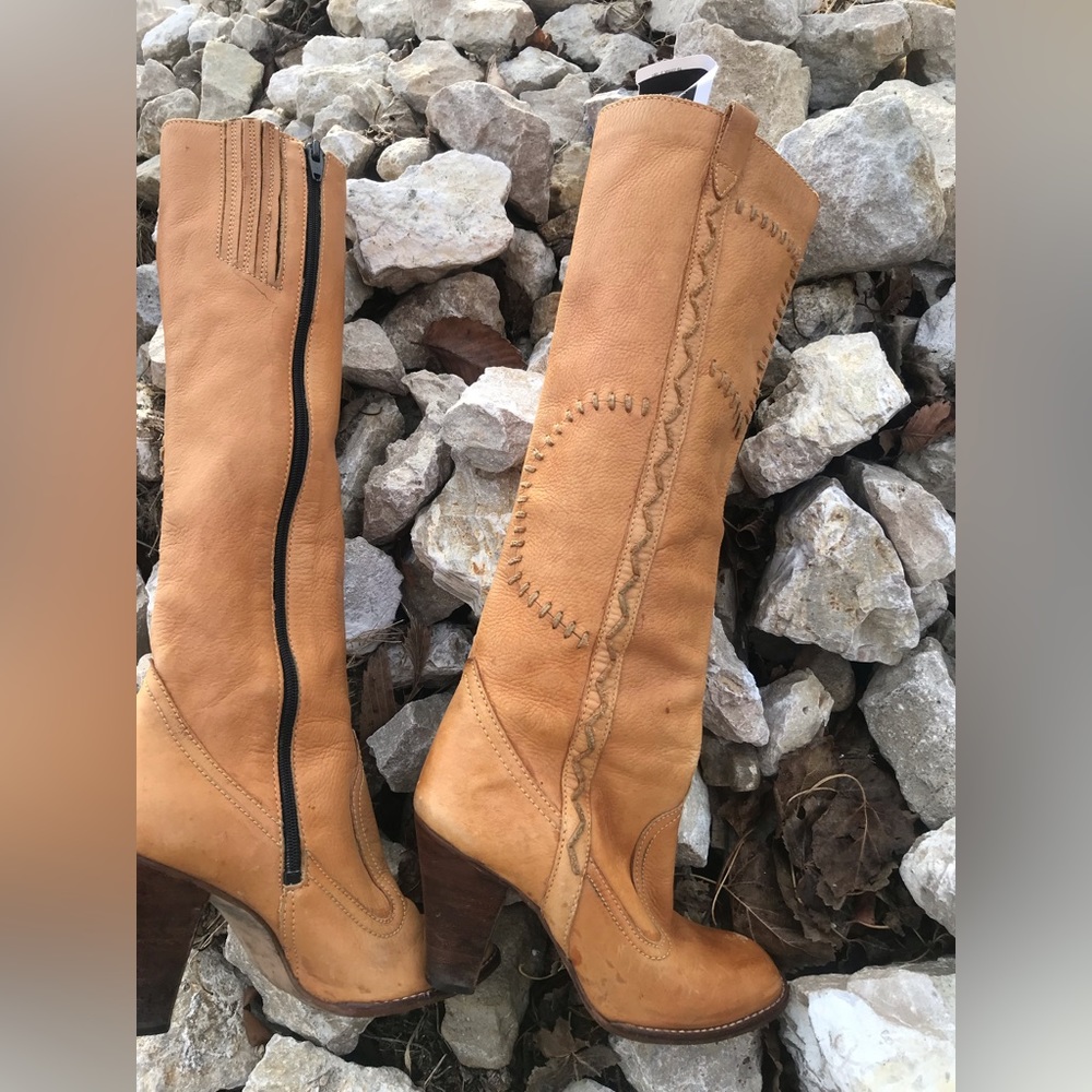 Vtg. Genuine pure  leather long boots by: TROYLINI size: 6 Made in Brazil. - Picture 16 of 16